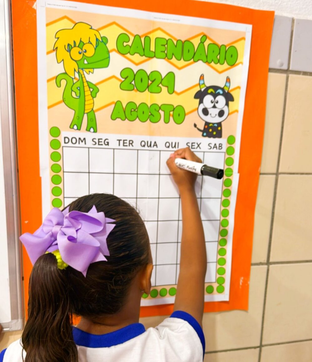 Calendário Interativo Folclore e Pais